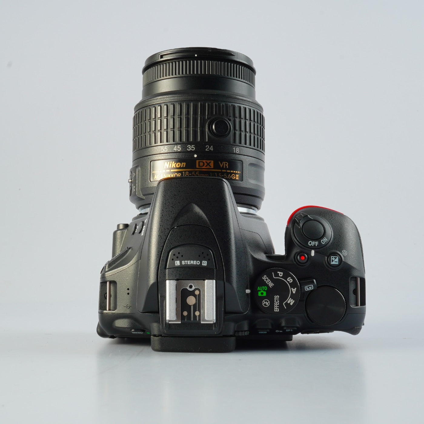 Nikon D5600 + AF-S DX NIKKOR 18-55mm F/3.5-5.6 GⅡ VR + SD 2GB MF フィルム一眼レフカメラ