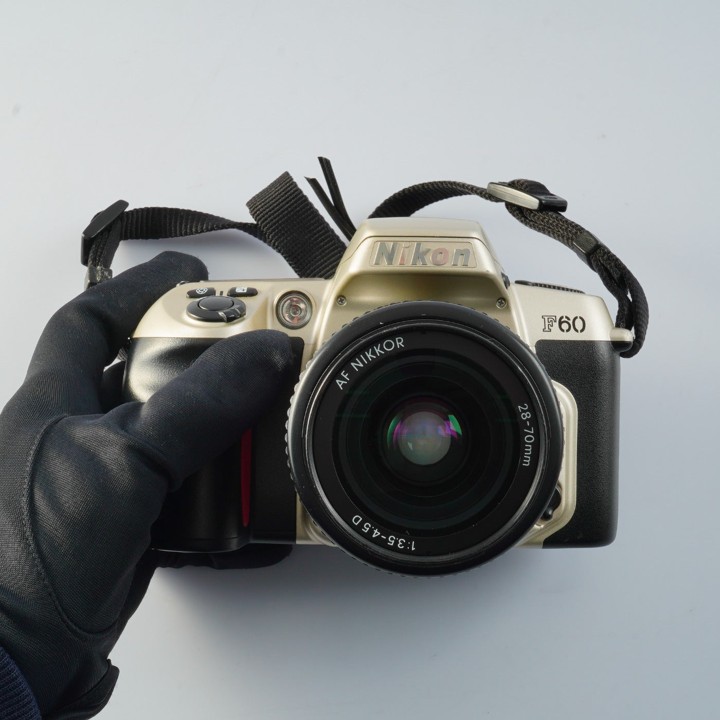 Nikon F60 (N60) + AF Nikkor 28-70mm F/3.5-4.5 D AF フィルム一眼レフカメラ