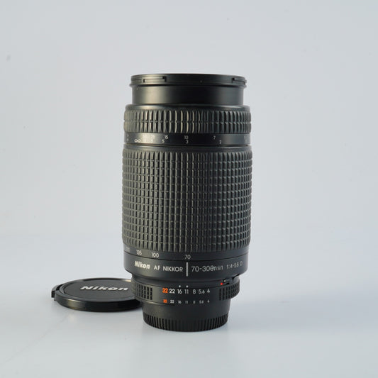 Nikon AF NIKKOR 70-300mm F/4-5.6 D ズームレンズ