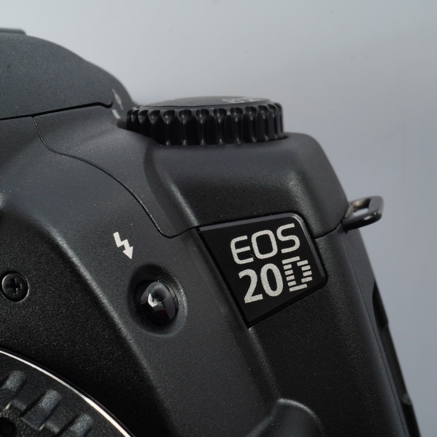 Canon EOS 20D + EF-S 18-55mm F/3.5-5.6Ⅱ USM + CF 2GB デジタル一眼レフカメラ