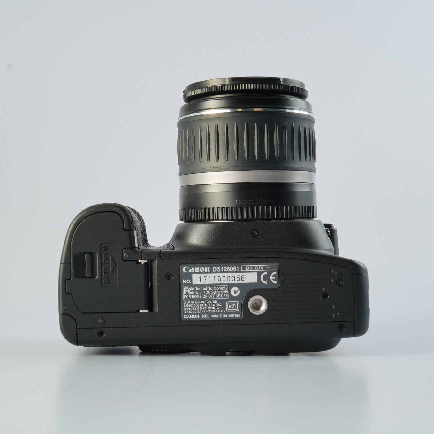 Canon EOS 20D + EF-S 18-55mm F/3.5-5.6Ⅱ USM + CF 2GB デジタル一眼レフカメラ