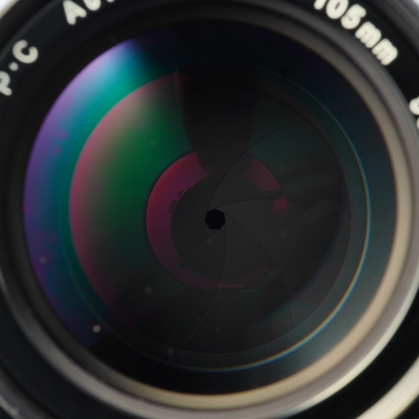 Nikon NIKKOR-P.C Auto 105mm F/2.5 Ai改 単焦点レンズ