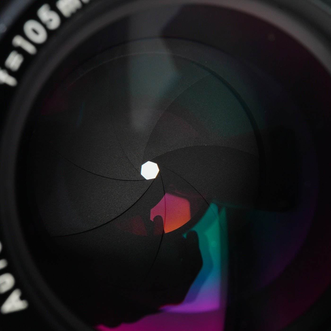 Nikon 非Ai NIKKOR-P.C Auto 105mm F/2.5 単焦点レンズ