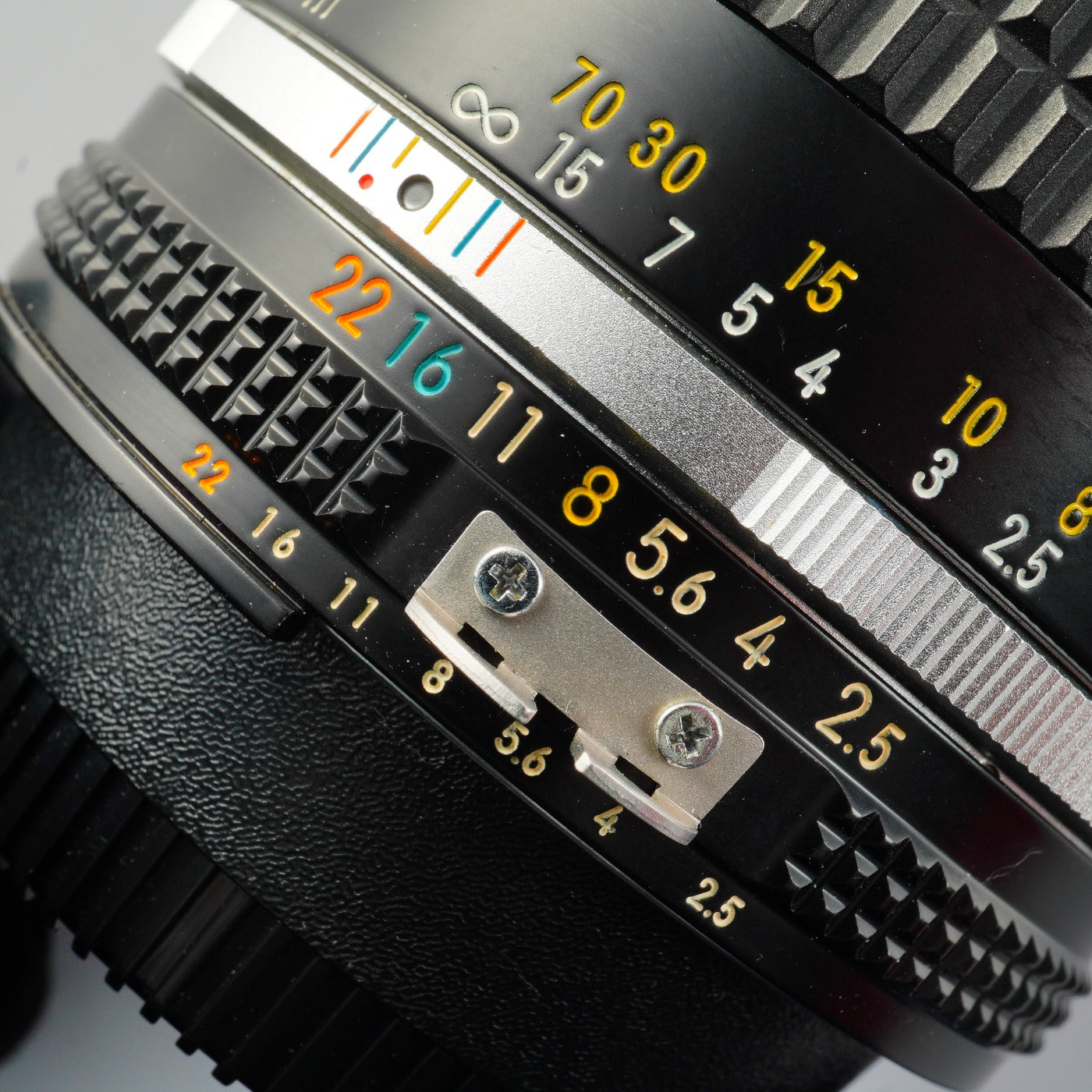 Nikon Ai-S NIKKOR 105mm F/2.5 単焦点レンズ