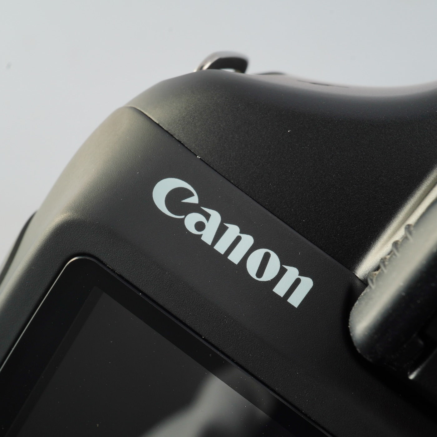 Canon EOS Kiss X50 ( Rebel T3 ) + EF-S 18-55mm F/3.5-5.6 デジタル一眼レフカメラ