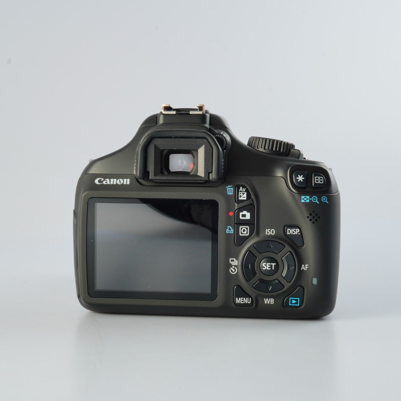 Canon EOS Kiss X50 ( Rebel T3 ) + EF-S 18-55mm F/3.5-5.6 デジタル一眼レフカメラ