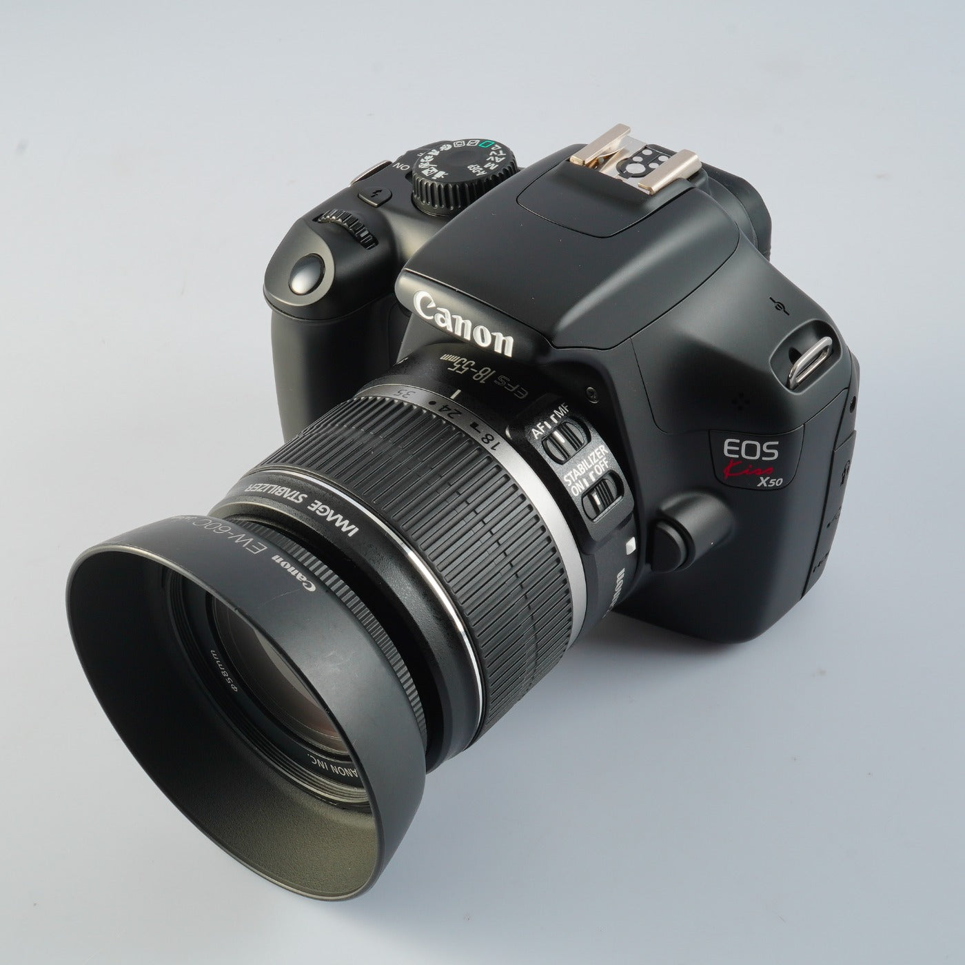 Canon EOS Kiss X50 ( Rebel T3 ) + EF-S 18-55mm F/3.5-5.6 デジタル一眼レフカメラ