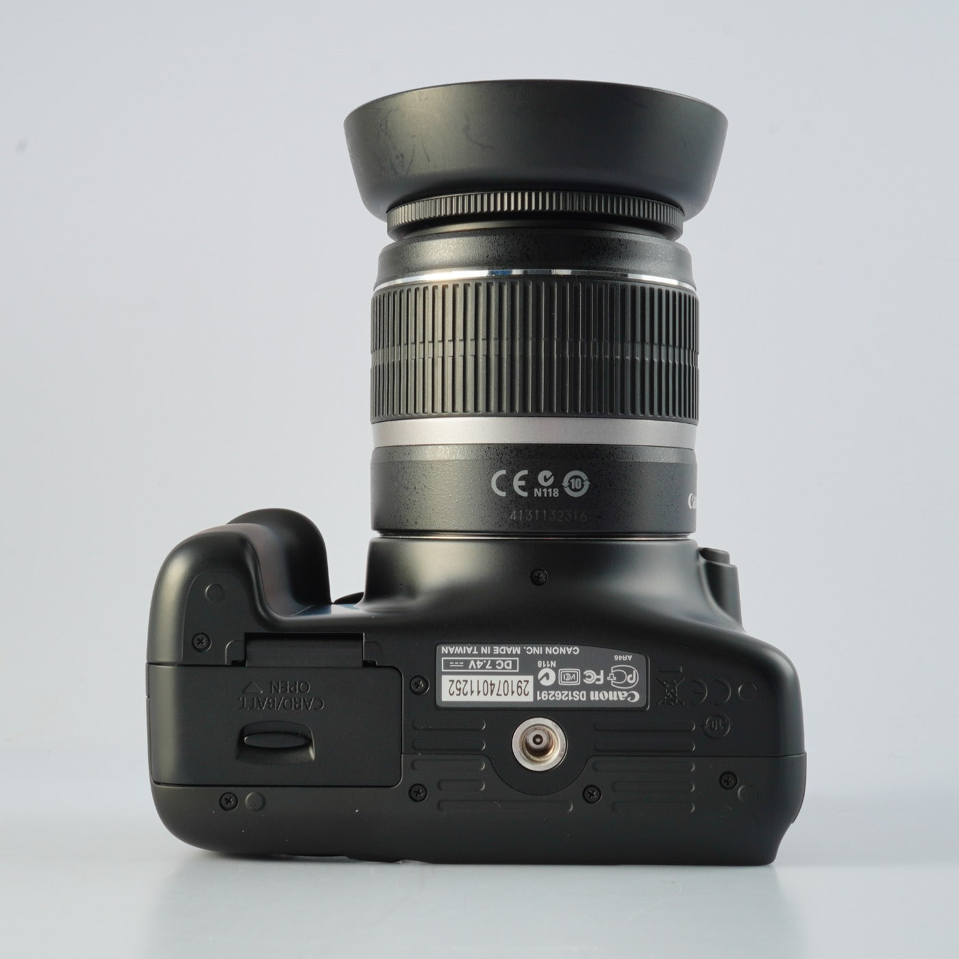 Canon EOS Kiss X50 ( Rebel T3 ) + EF-S 18-55mm F/3.5-5.6 デジタル一眼レフカメラ