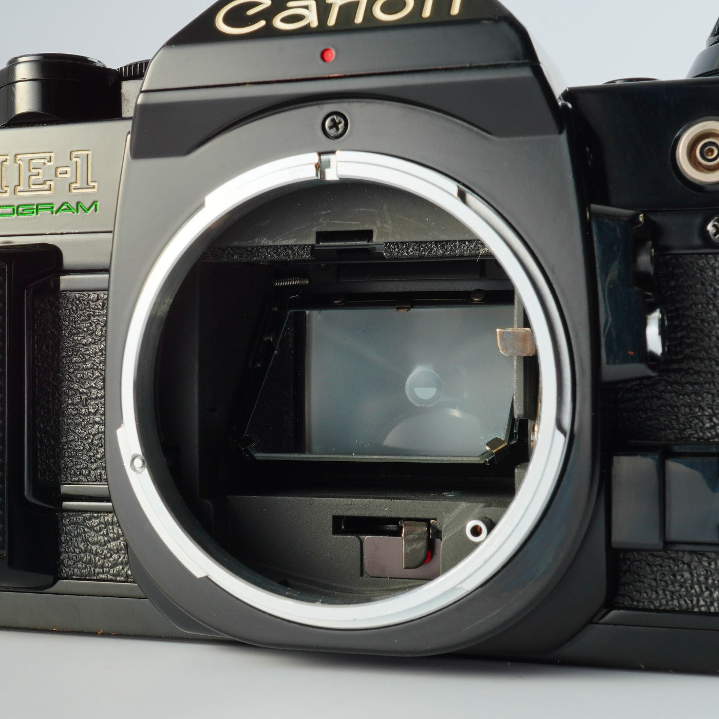 【CLA’d】 Canon AE-1 Program Black + NEW FD 50mm F/1.4 MF フィルム一眼レフカメラ