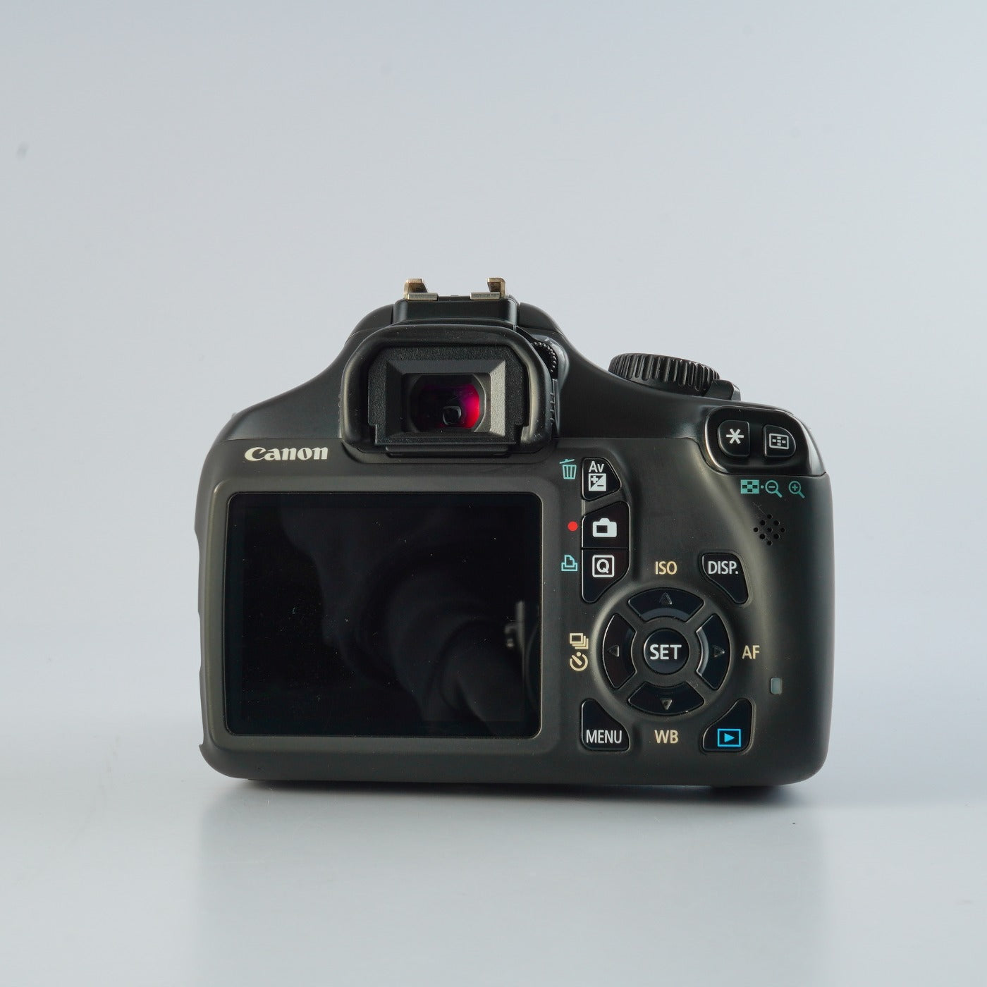 Canon EOS Kiss X50 ( Rebel T3 ) + EF-S 18-55mm F/3.5-5.6 IS + SD 4GB デジタル一眼レフカメラ