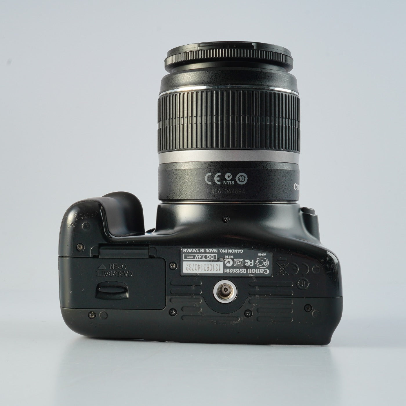 Canon EOS Kiss X50 ( Rebel T3 ) + EF-S 18-55mm F/3.5-5.6 IS + SD 4GB デジタル一眼レフカメラ