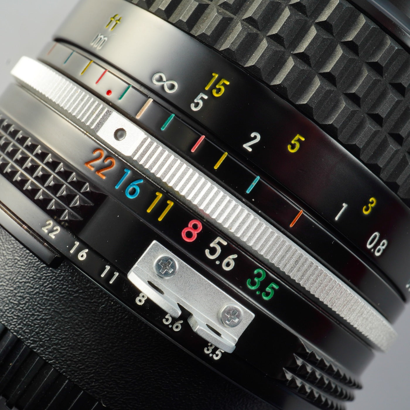 Nikon Ai Nikkor 28mm F/3.5 単焦点レンズ