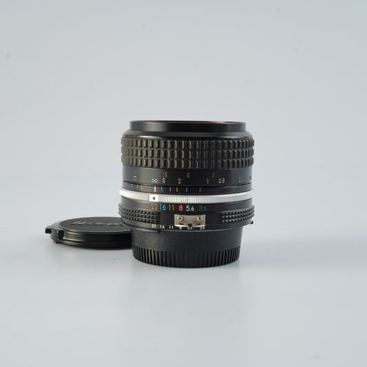 Nikon Ai Nikkor 28mm F/3.5 単焦点レンズ
