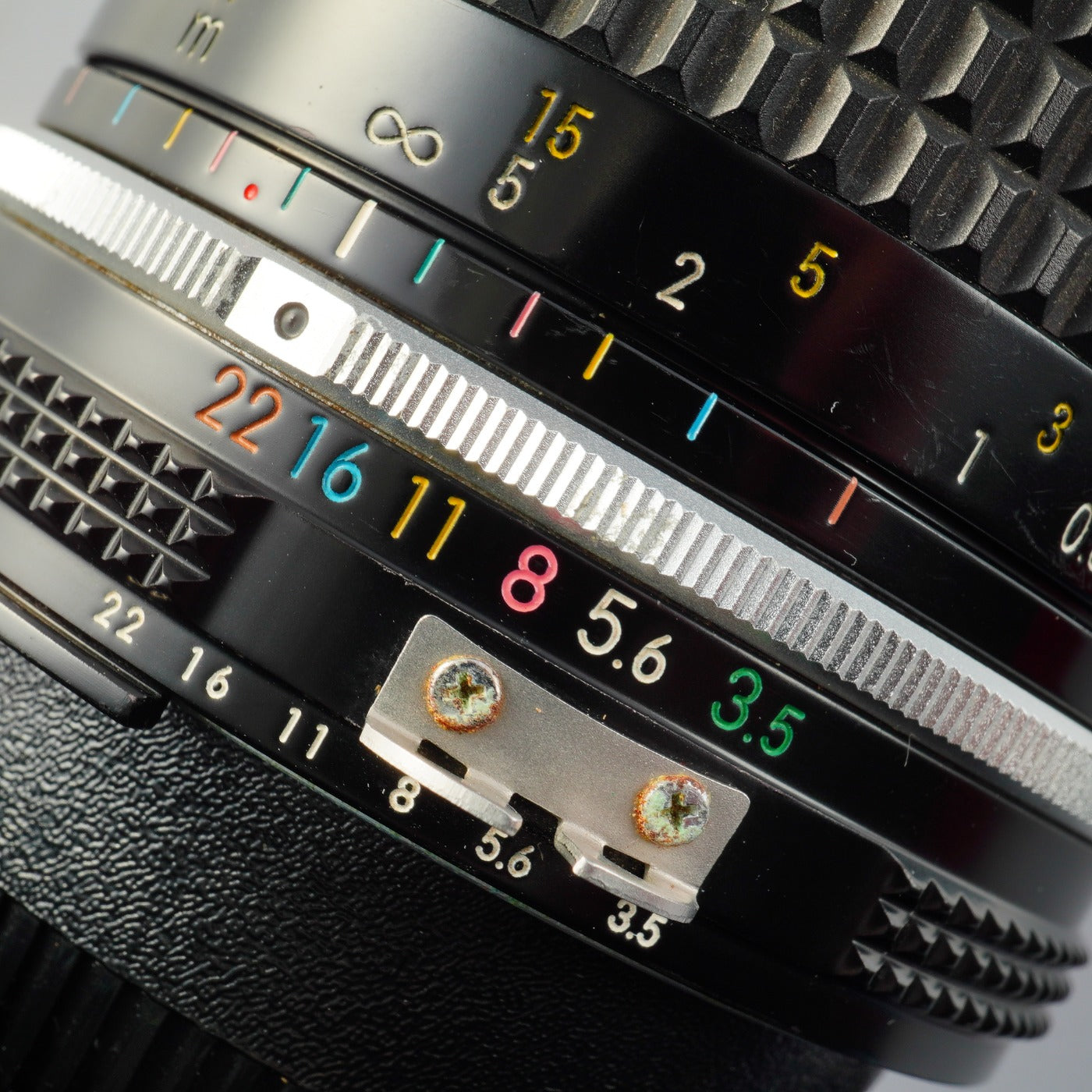 Nikon Ai Nikkor 28mm F/3.5 単焦点レンズ