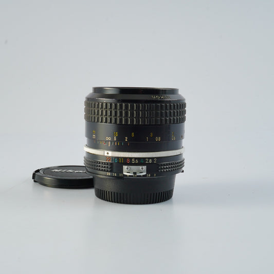 Nikon Ai Nikkor 35mm F/2 単焦点レンズ