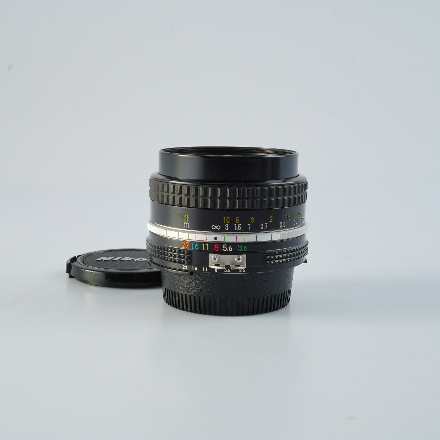 Nikon Ai Nikkor 20mm F/3.5 単焦点レンズ