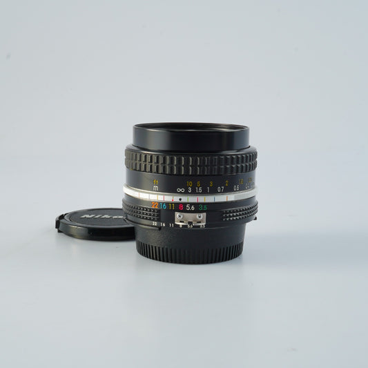 Nikon Ai Nikkor 20mm F/3.5 単焦点レンズ