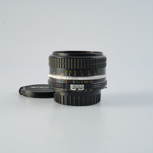 Nikon Ai Nikkor 50mm F/1.8 単焦点レンズ