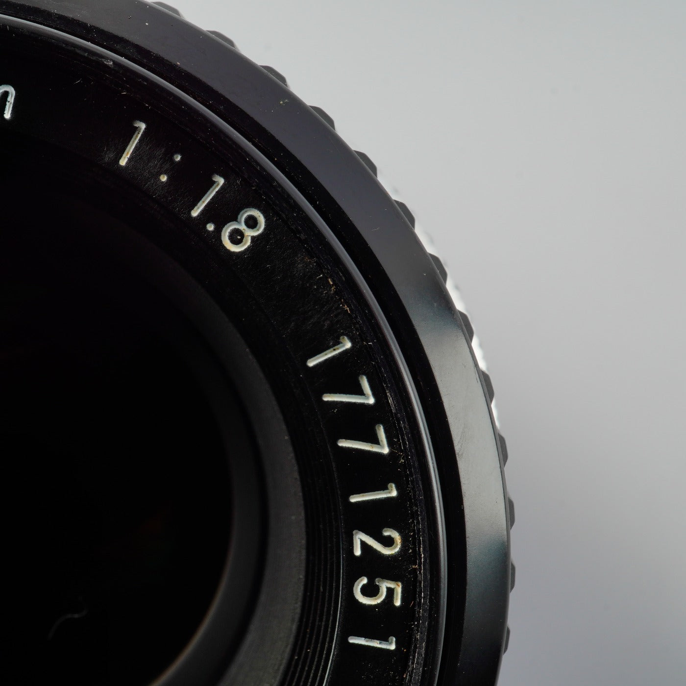 Nikon Ai Nikkor 50mm F/1.8 単焦点レンズ