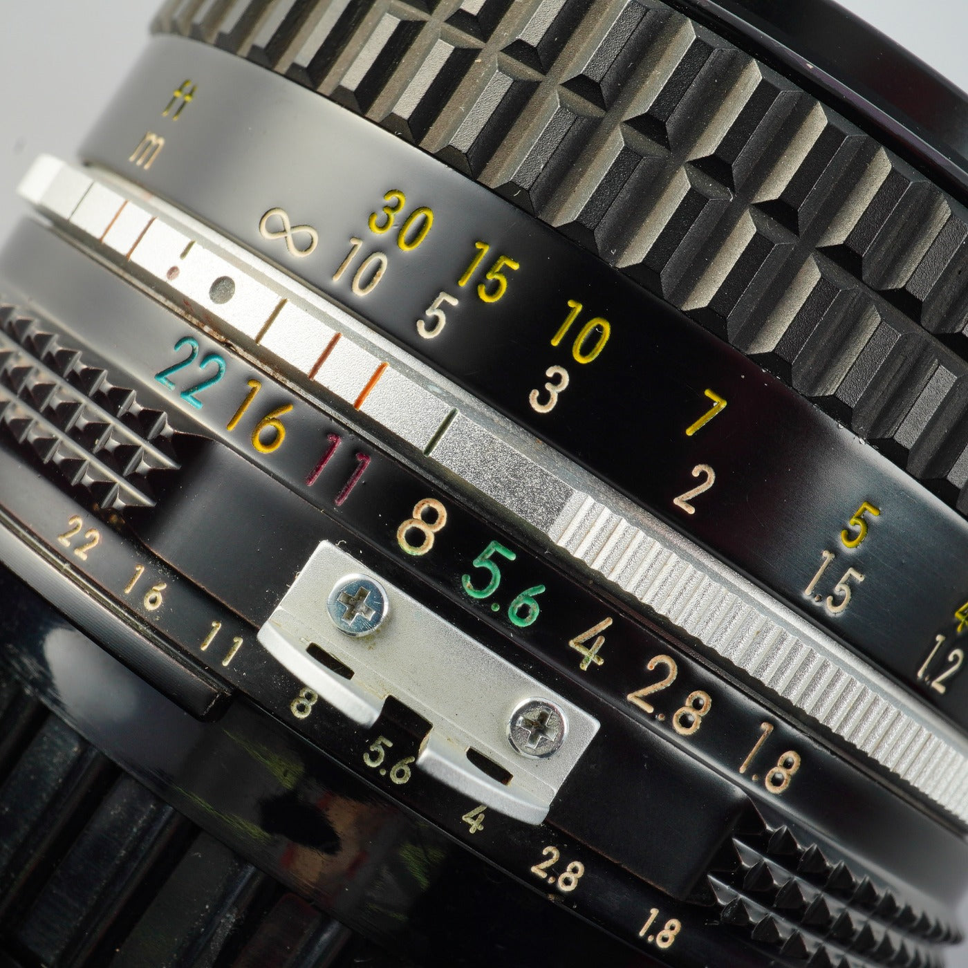 Nikon Ai Nikkor 50mm F/1.8 単焦点レンズ