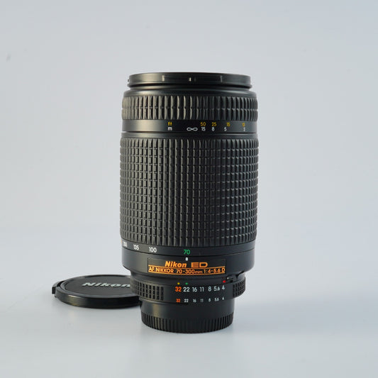 Nikon AF NIKKOR 70-300mm F/4-5.6 D ED ズームレンズ