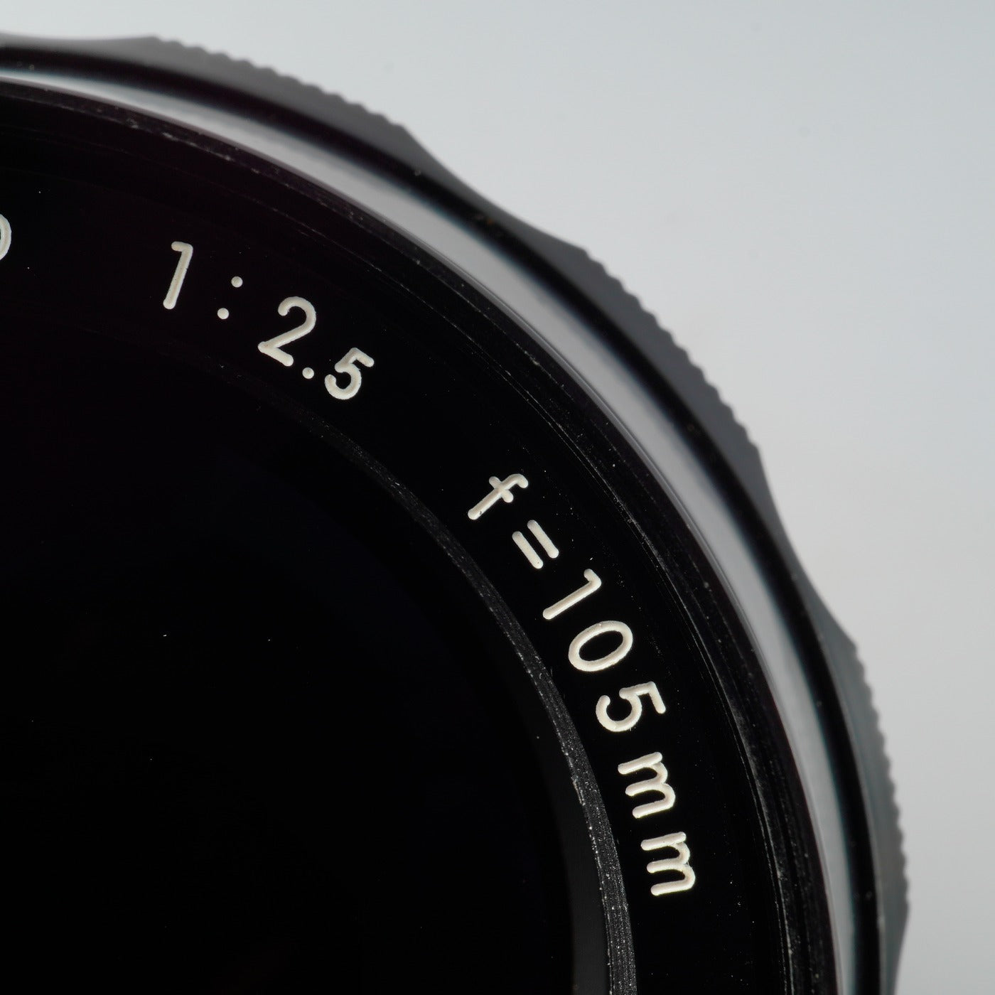 Nikon 非Ai NIKKOR-P.C Auto 105mm F/2.5 単焦点レンズ