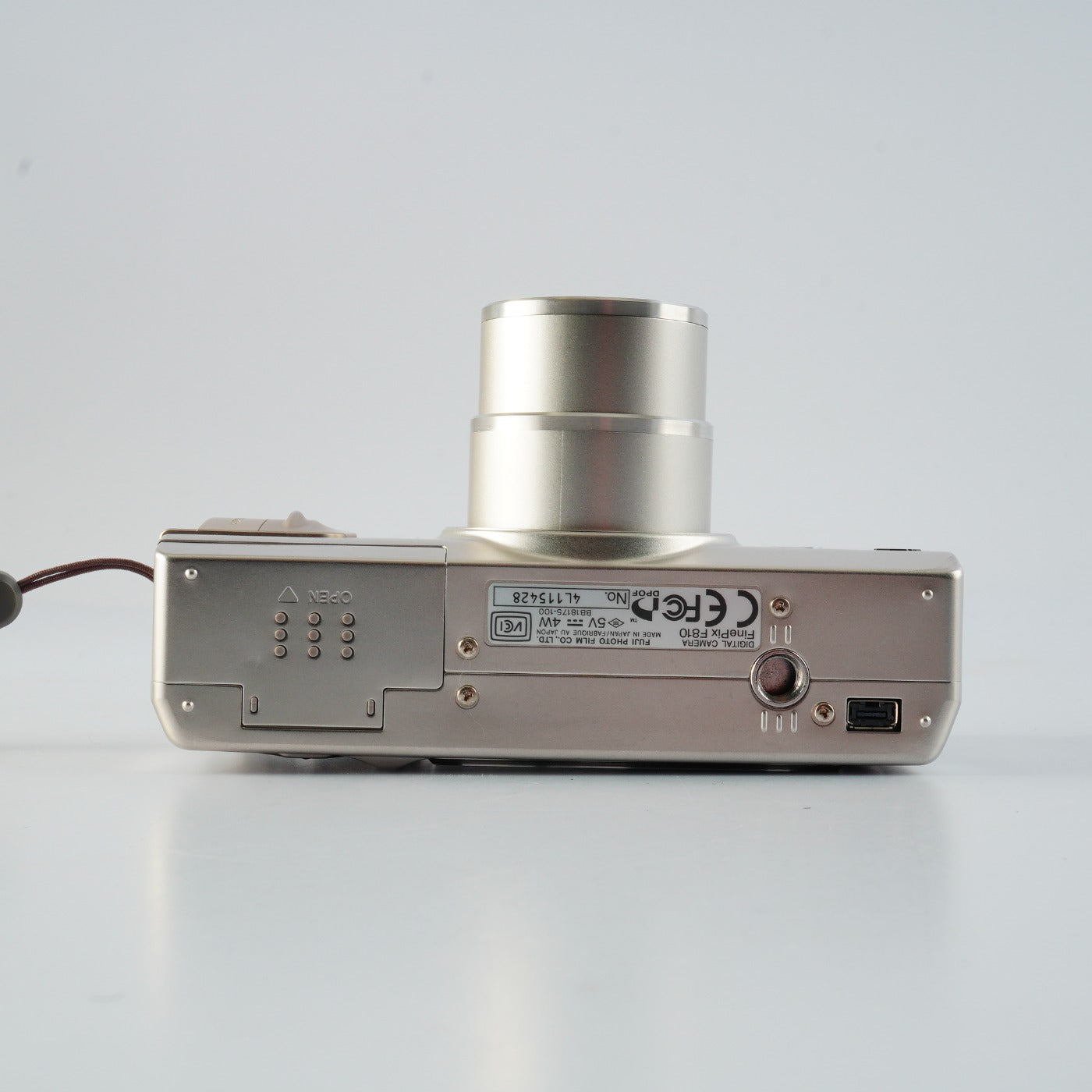 FUJIFILM FinePix F810 + XD 2GB コンパクトデジタルカメラ