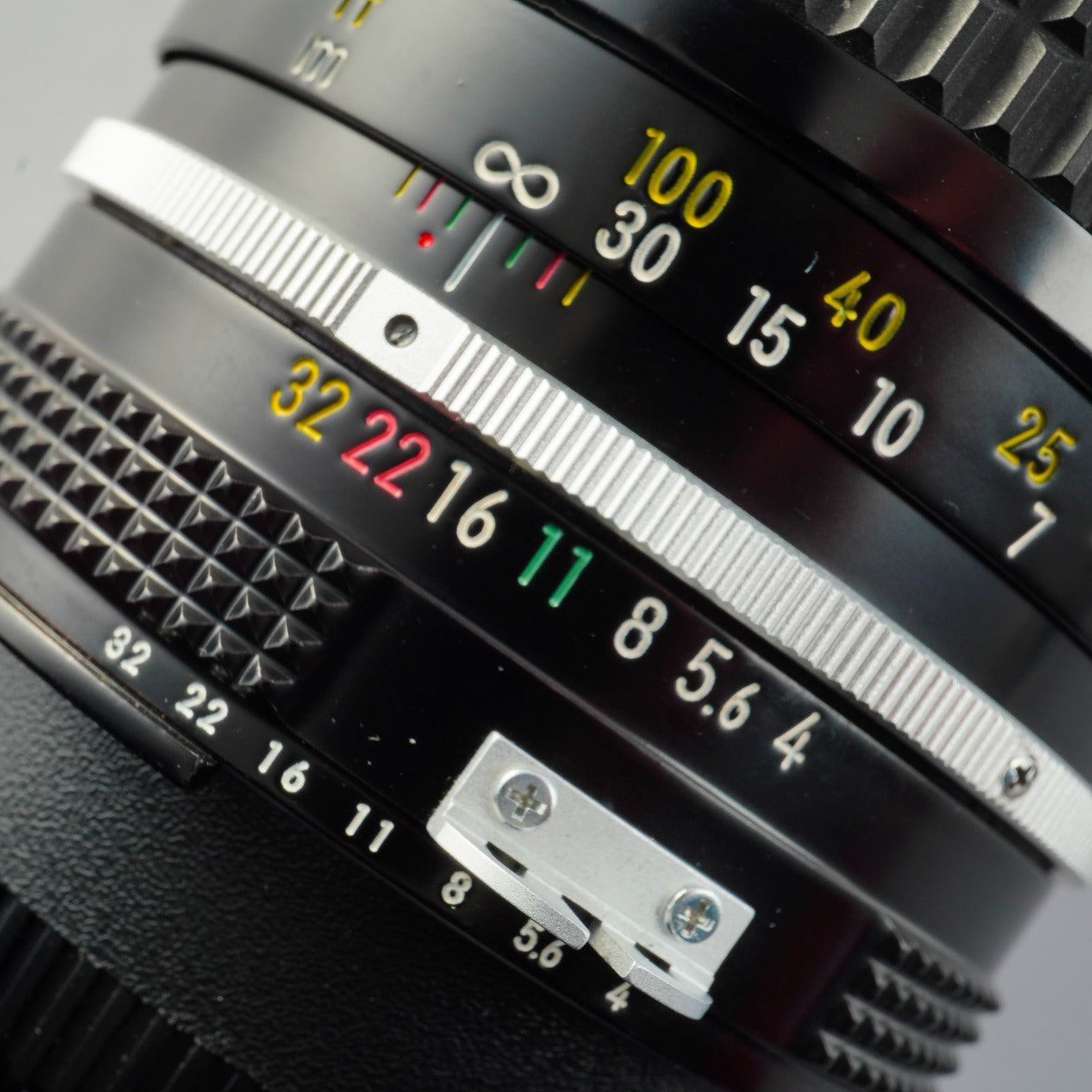 Nikon Ai NIKKOR 200mm F/4 単焦点レンズ