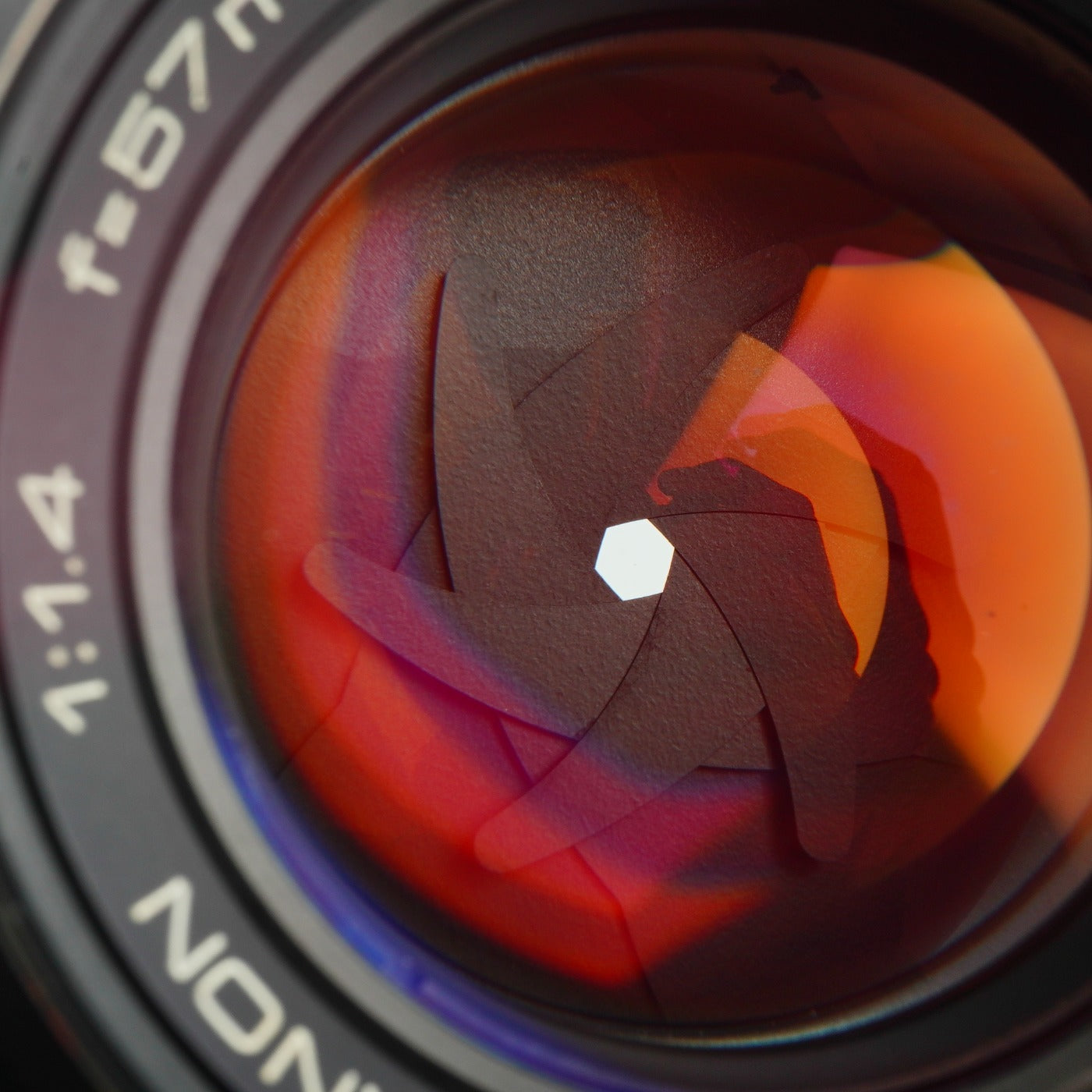 Konica HEXANON 57mm F/1.4 単焦点レンズ