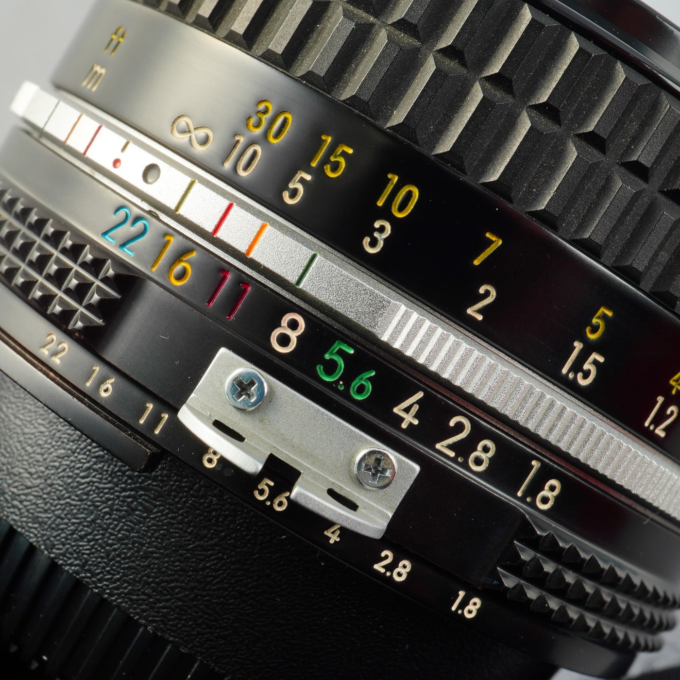 Nikon Ai Nikkor 50mm F/1.8 単焦点レンズ