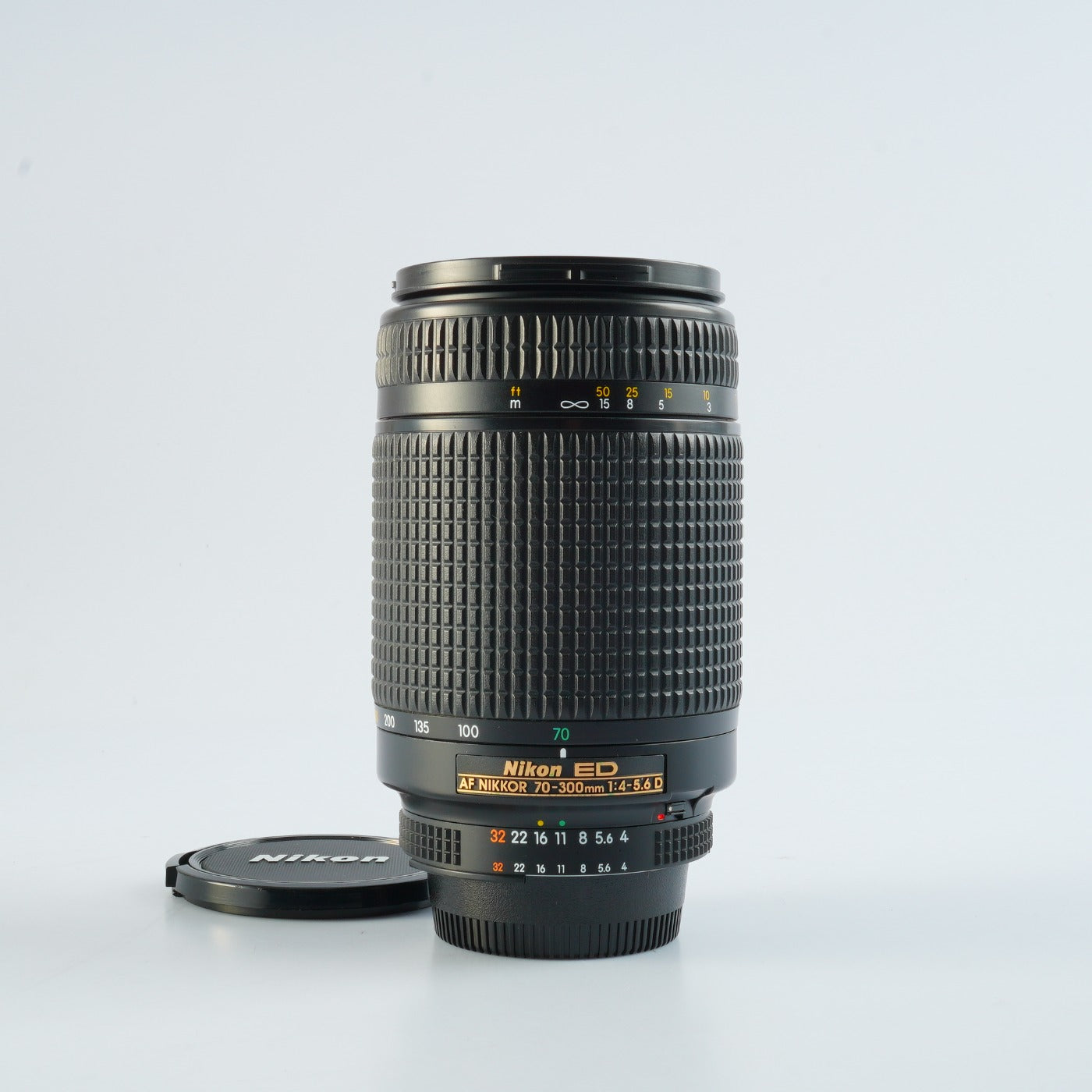 Nikon AF NIKKOR 70-300mm F/4-5.6 D ED ズームレンズ
