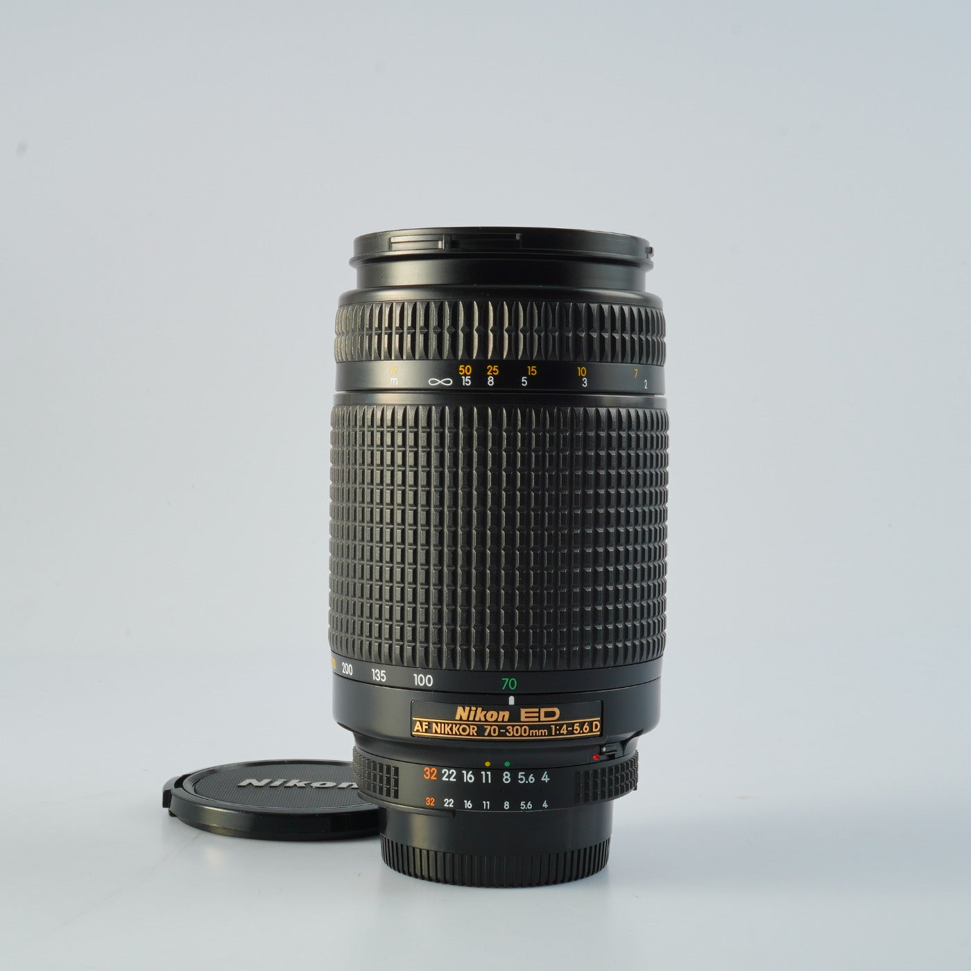 Nikon AF NIKKOR 70-300mm F/4-5.6 D ED ズームレンズ