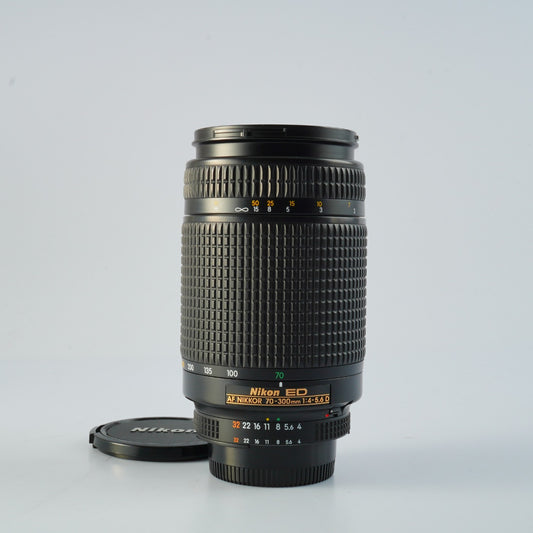 Nikon AF NIKKOR 70-300mm F/4-5.6 D ED ズームレンズ