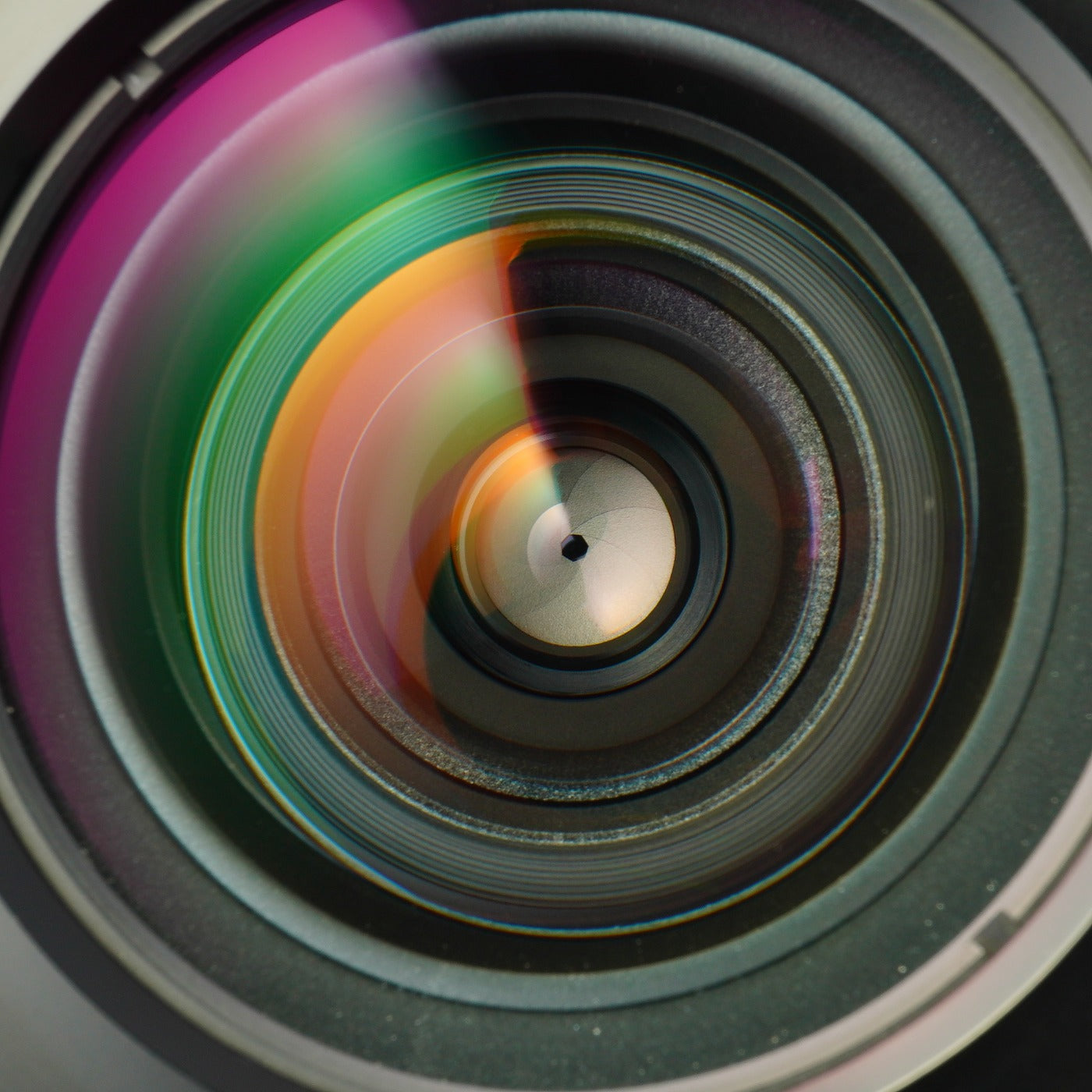 Nikon AF NIKKOR 24-50mm F/3.3-4.5 ズームレンズ