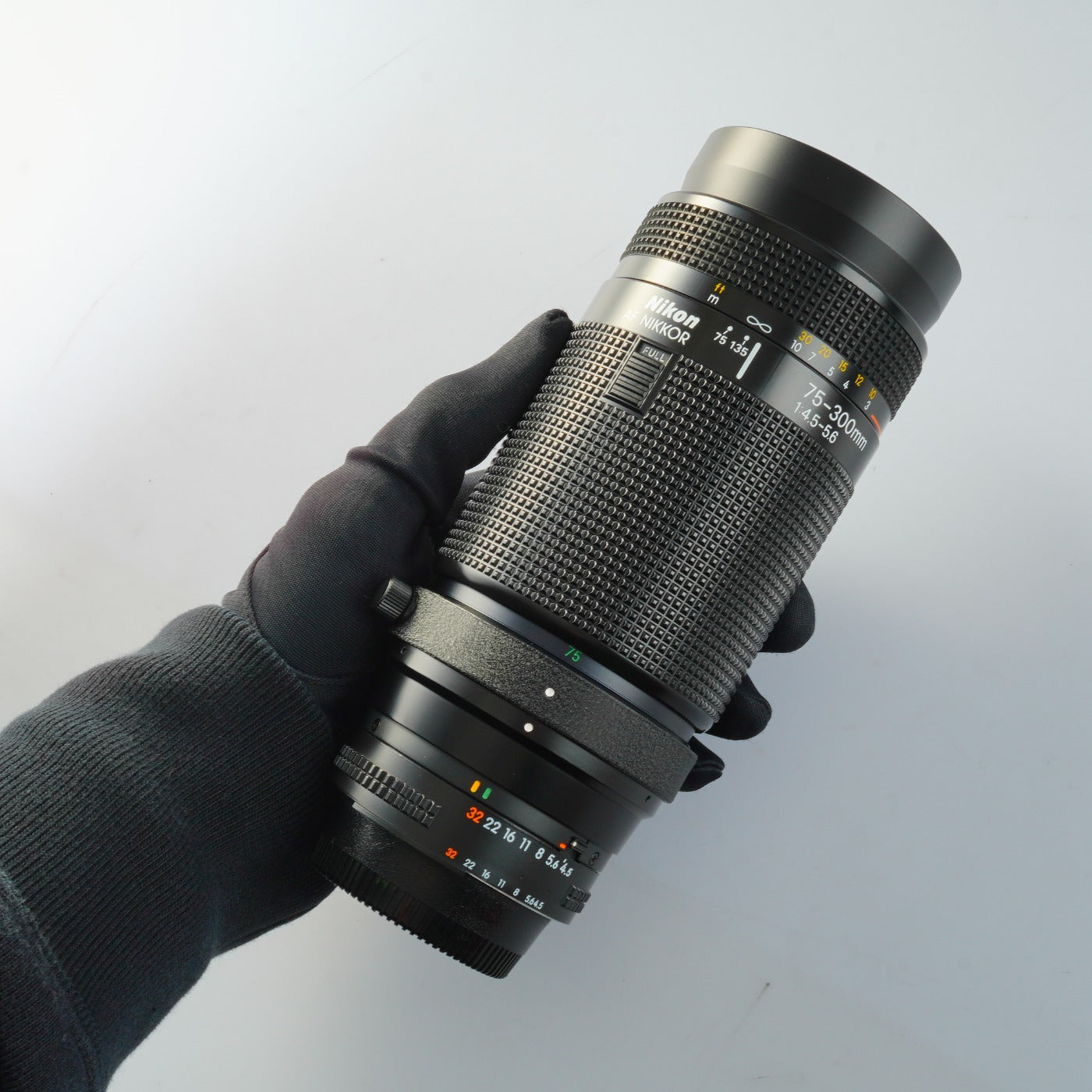 Nikon AF NIKKOR 75-300mm F/4.5-5.6 ズームレンズ
