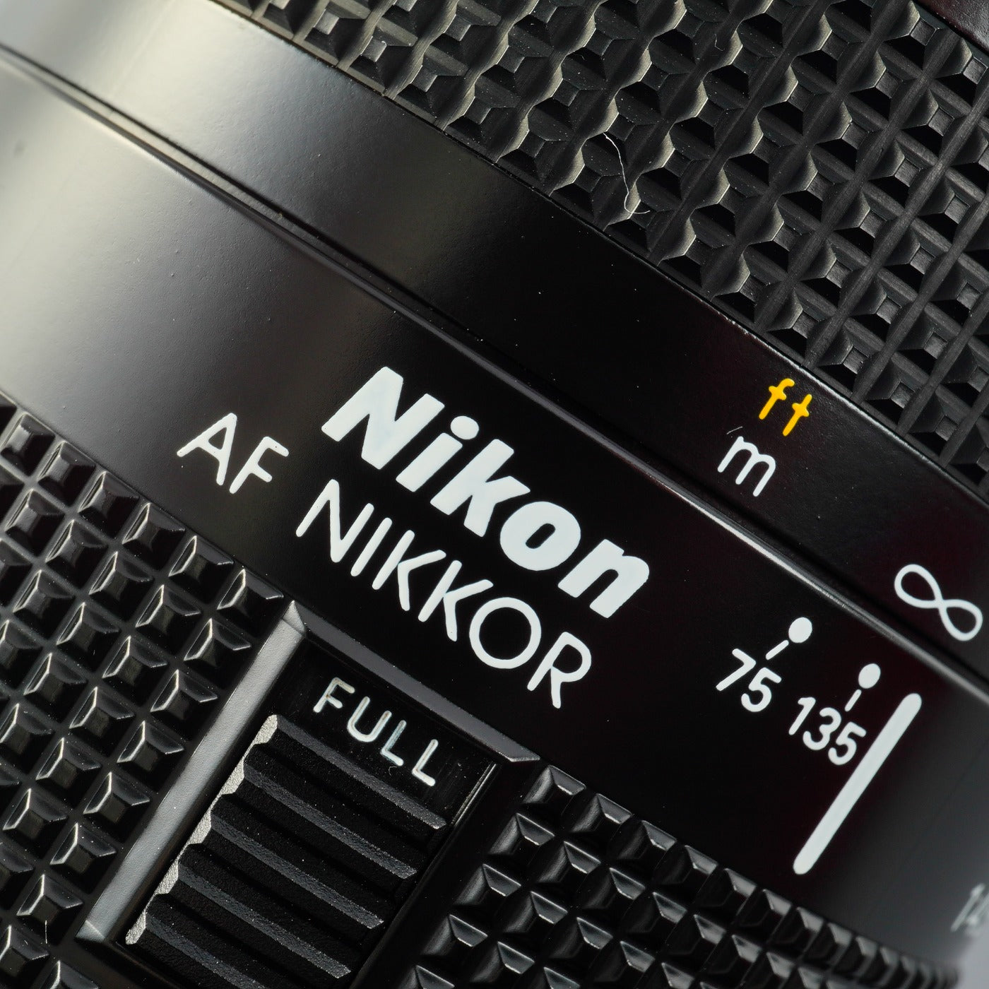 Nikon AF NIKKOR 75-300mm F/4.5-5.6 ズームレンズ