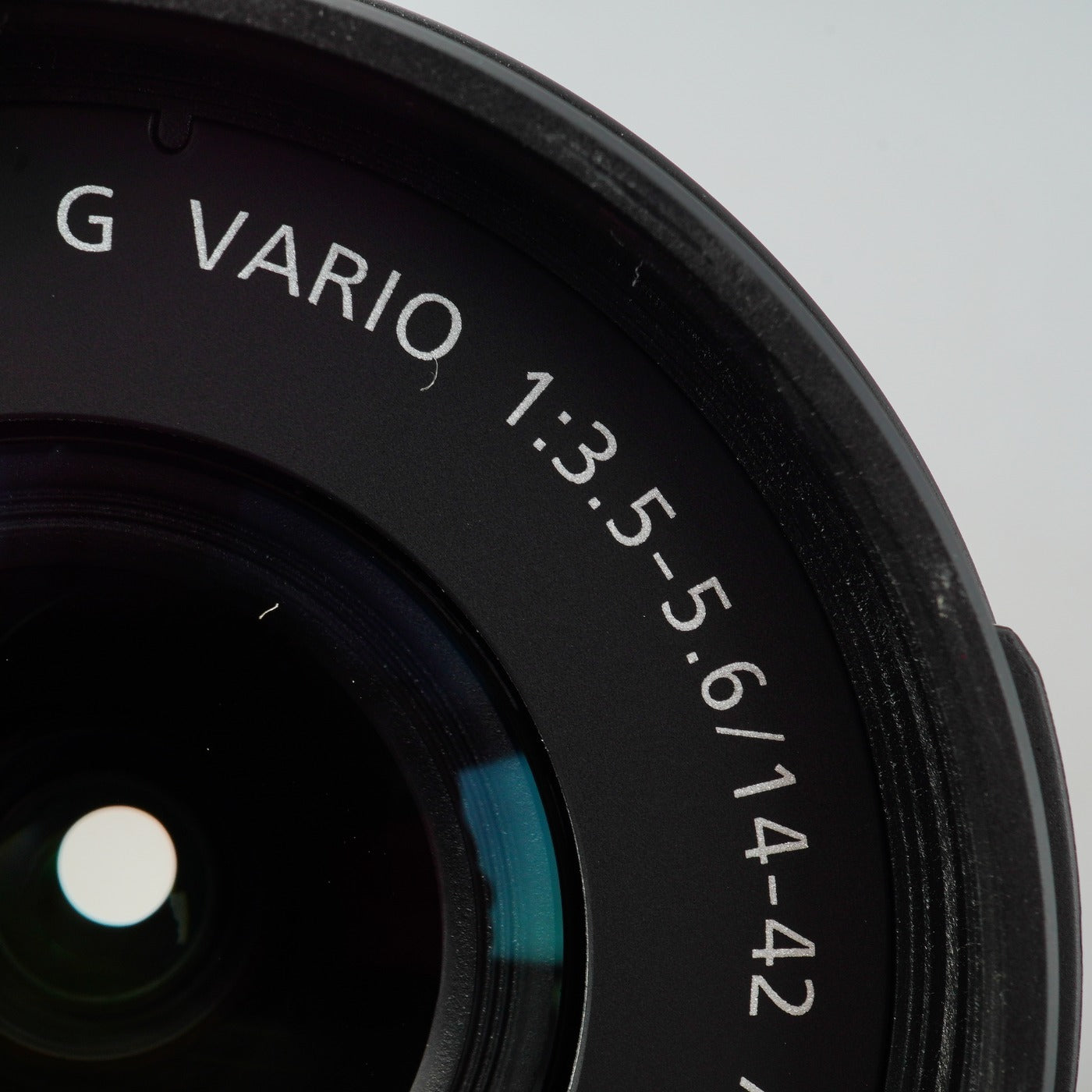 Panasonic Lumix G Vario 14-42mm F/3.5-5.6 ASPH MEGA O.I.S ズームレンズ