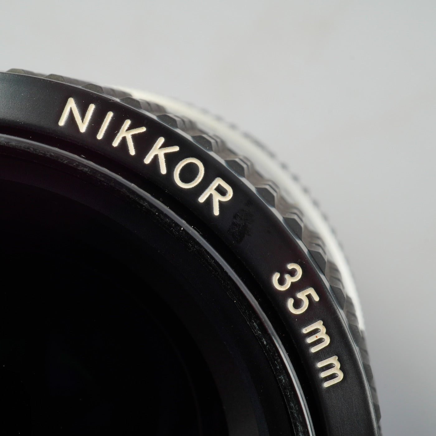 Nikon Ai Nikkor 35mm F/2 単焦点レンズ