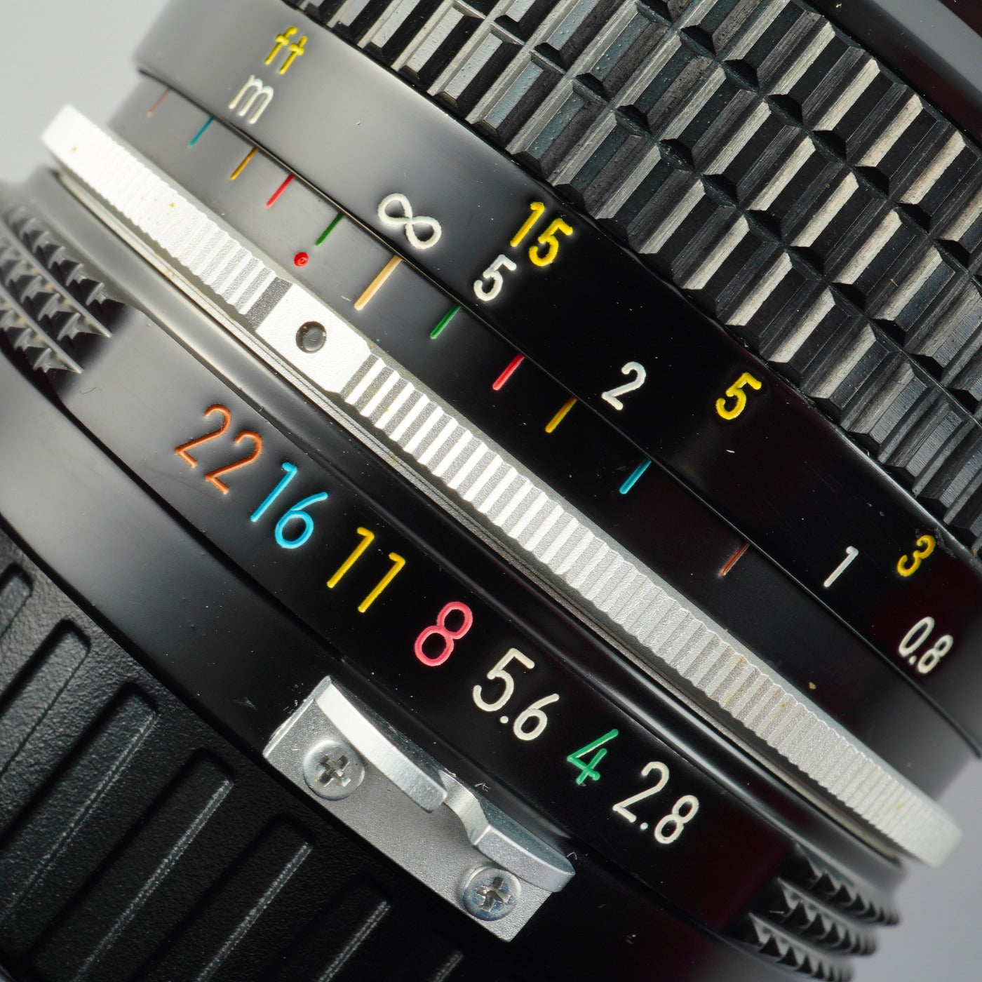Nikon 非Ai Nikkor 28mm F/2.8 単焦点レンズ