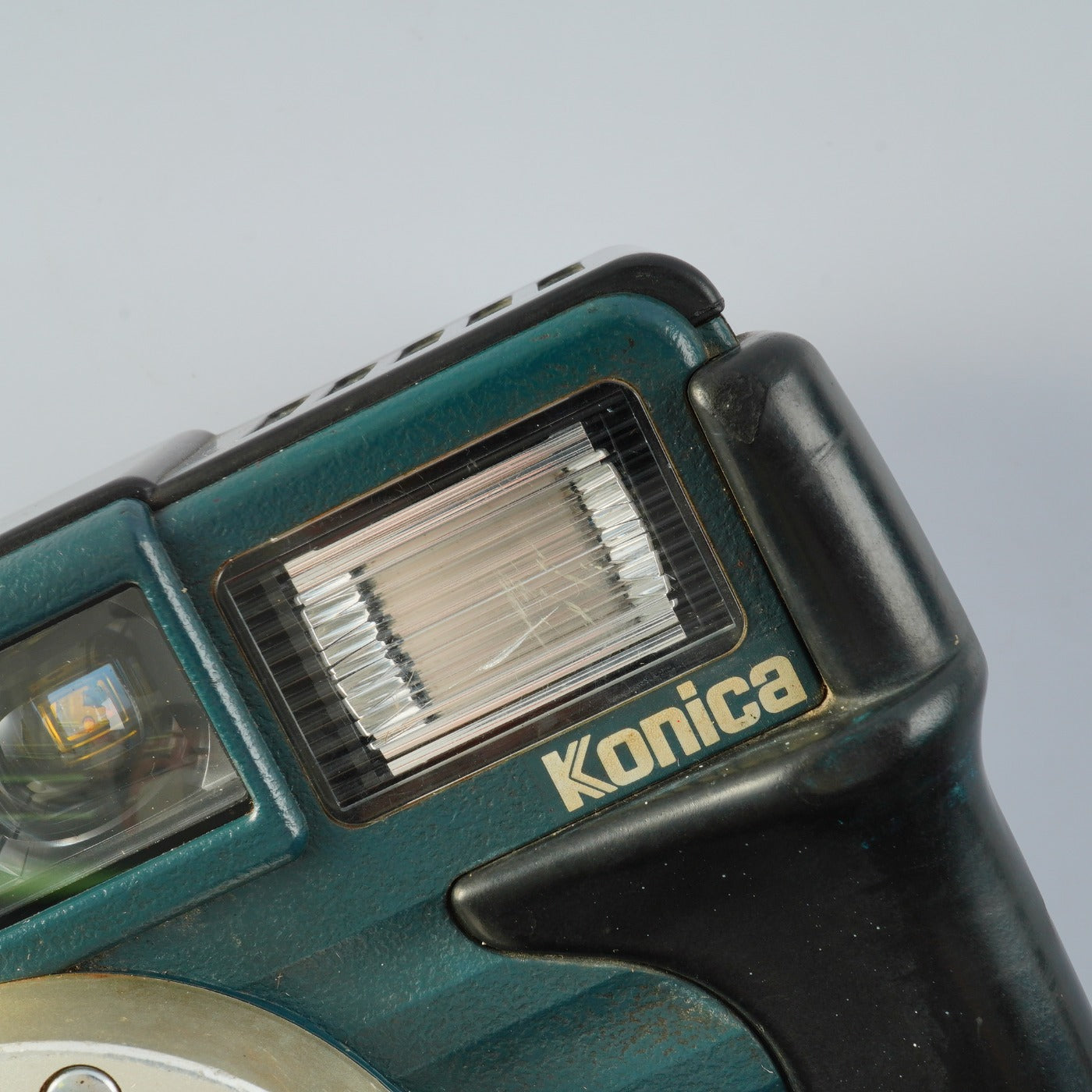Konica 現場監督 ( GENBAKANTOKU ) 28 WB コンパクトフィルムカメラ
