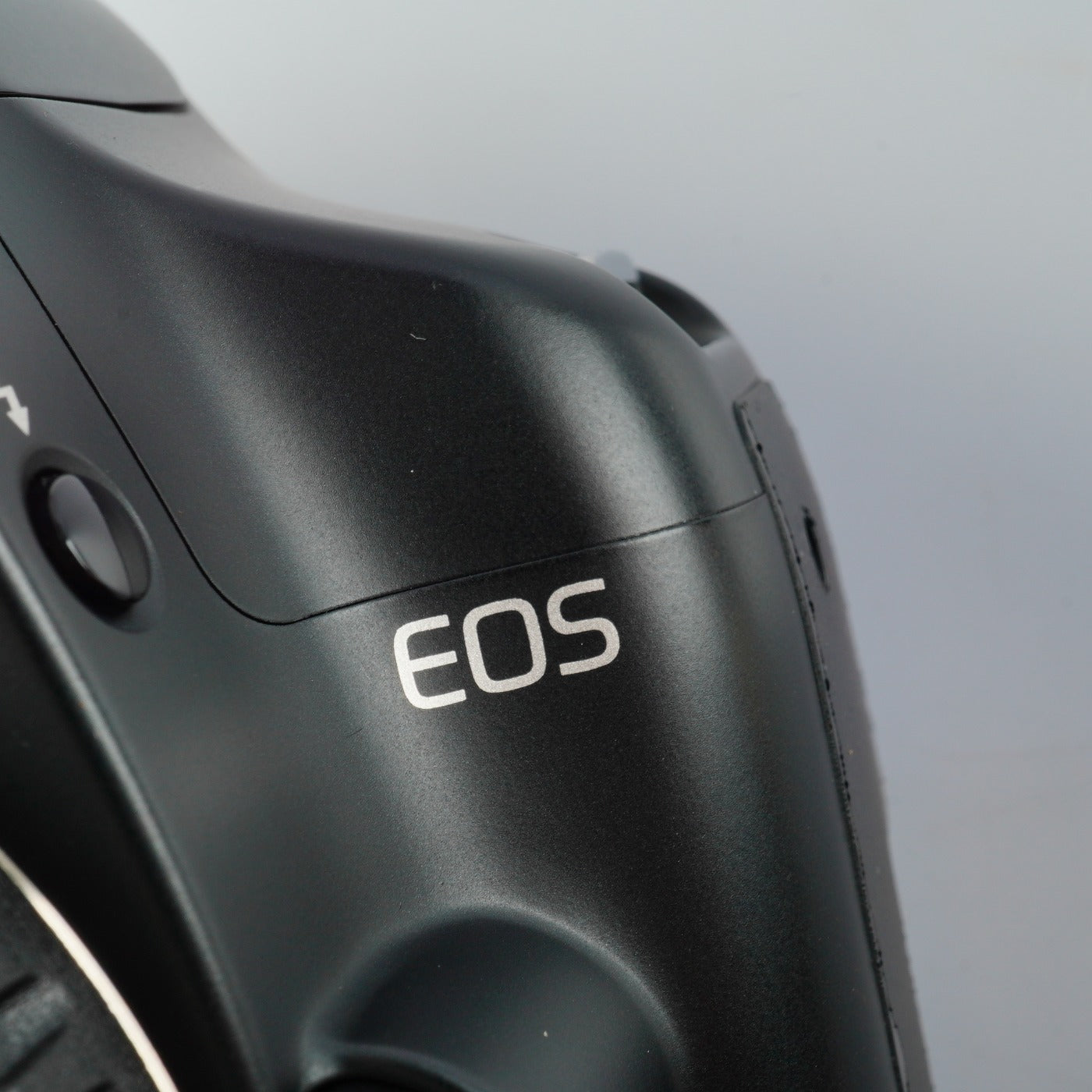 Canon EOS Kiss X2 ( Rebel XSi ) + EF-S 18-55mm F3.5-5.6 Ⅱ USM デジタル一眼レフカメラ