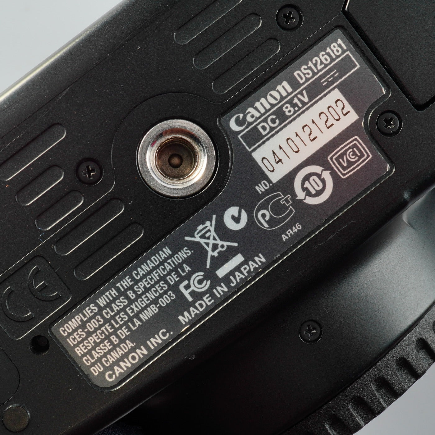 Canon EOS Kiss X2 ( Rebel XSi ) + EF-S 18-55mm F3.5-5.6 Ⅱ USM デジタル一眼レフカメラ