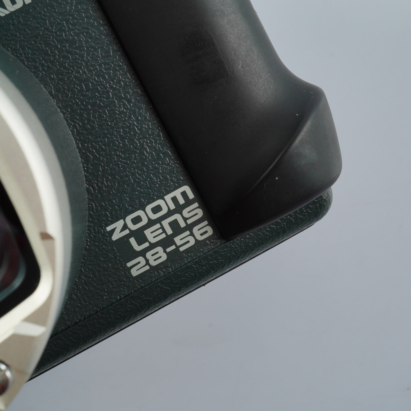 Konica 現場監督 ( GENBAKANTOKU ) Zoom 28-56mm コンパクトフィルムカメラ