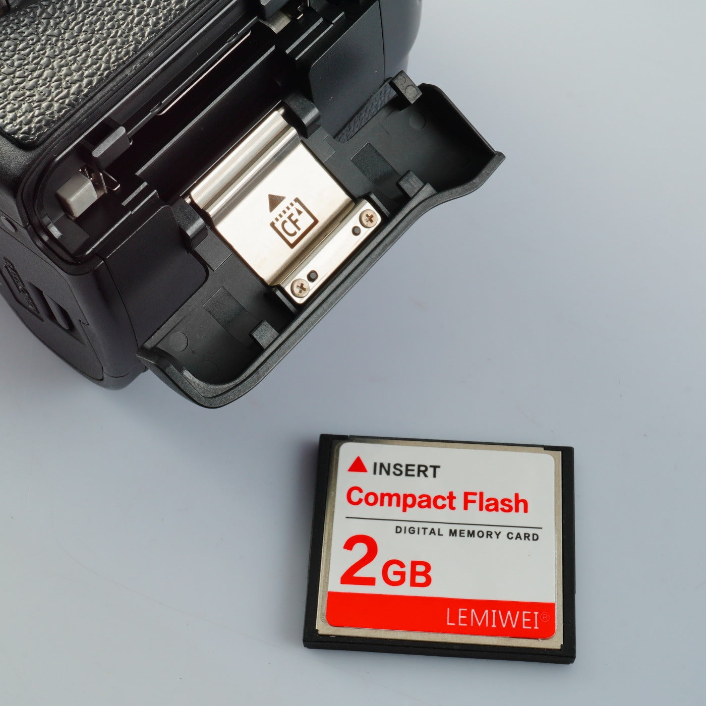 Canon EOS 5D + EF 28-80mm F/3.5-5.6 Ⅴ USM + CF 2GB デジタル一眼レフカメラ