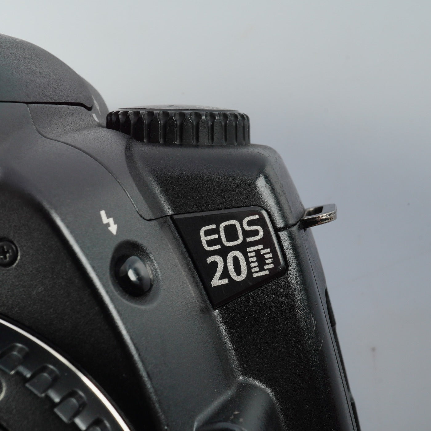 Canon EOS 20D + EF-S 18-55mm F/3.5-5.6Ⅱ USM + CF 2GB デジタル一眼レフカメラ