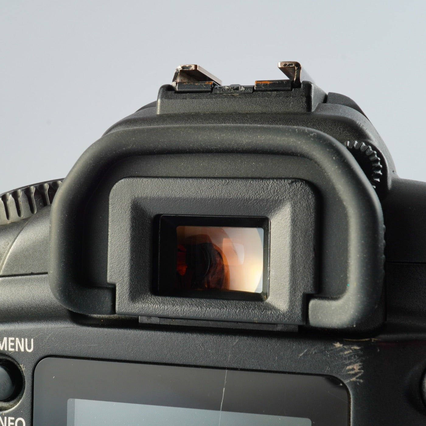 Canon EOS 20D + EF-S 18-55mm F/3.5-5.6Ⅱ USM + CF 2GB デジタル一眼レフカメラ