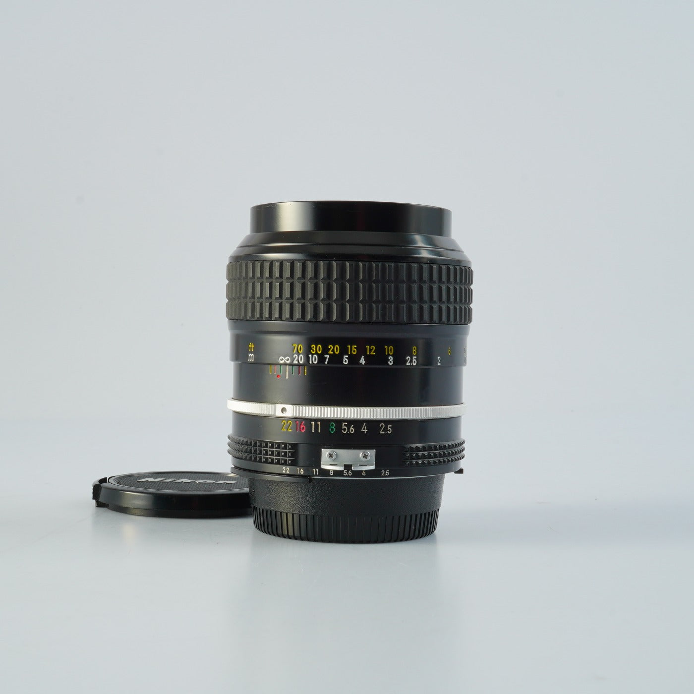 Nikon Ai NIKKOR 105mm F/2.5 単焦点レンズ