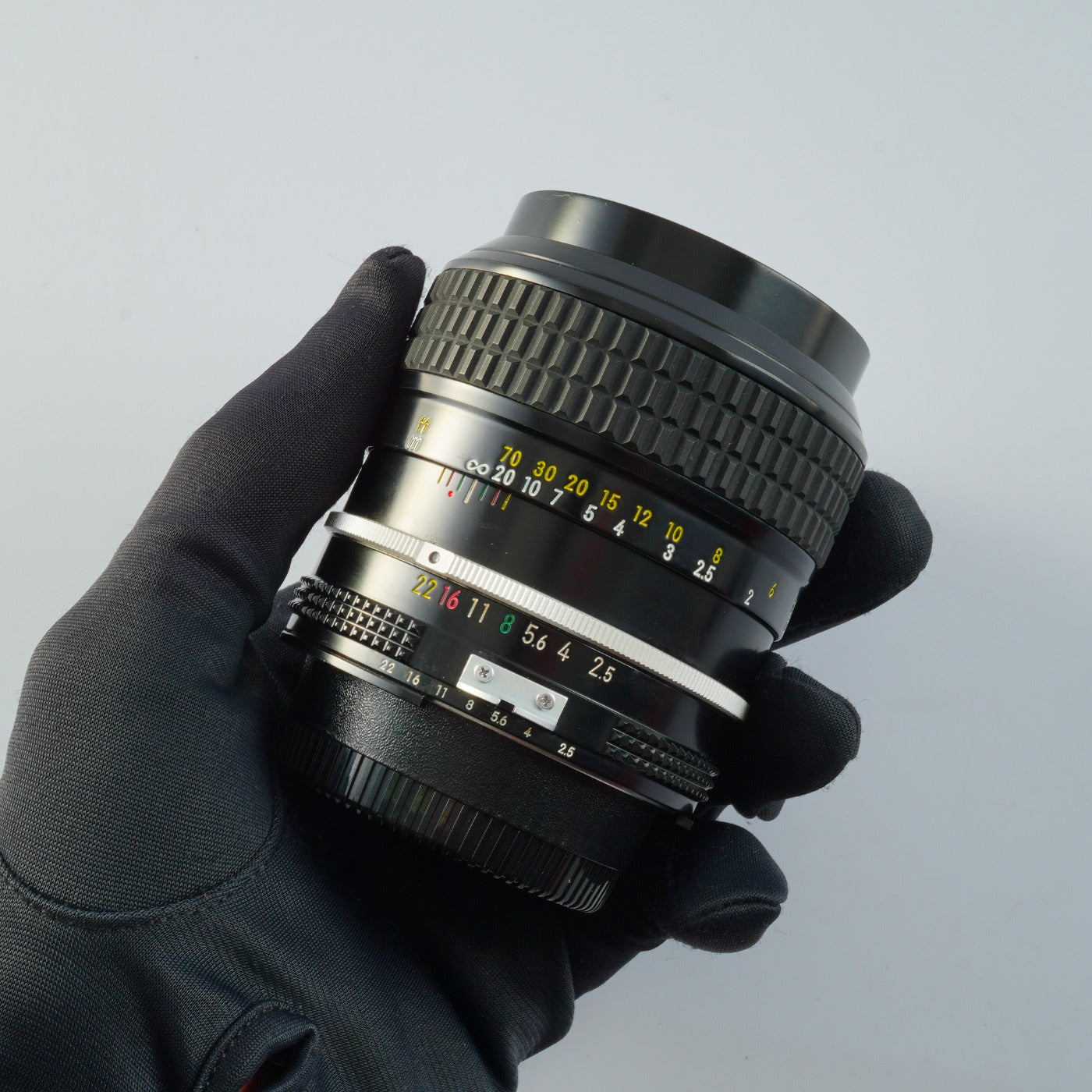 Nikon Ai NIKKOR 105mm F/2.5 単焦点レンズ