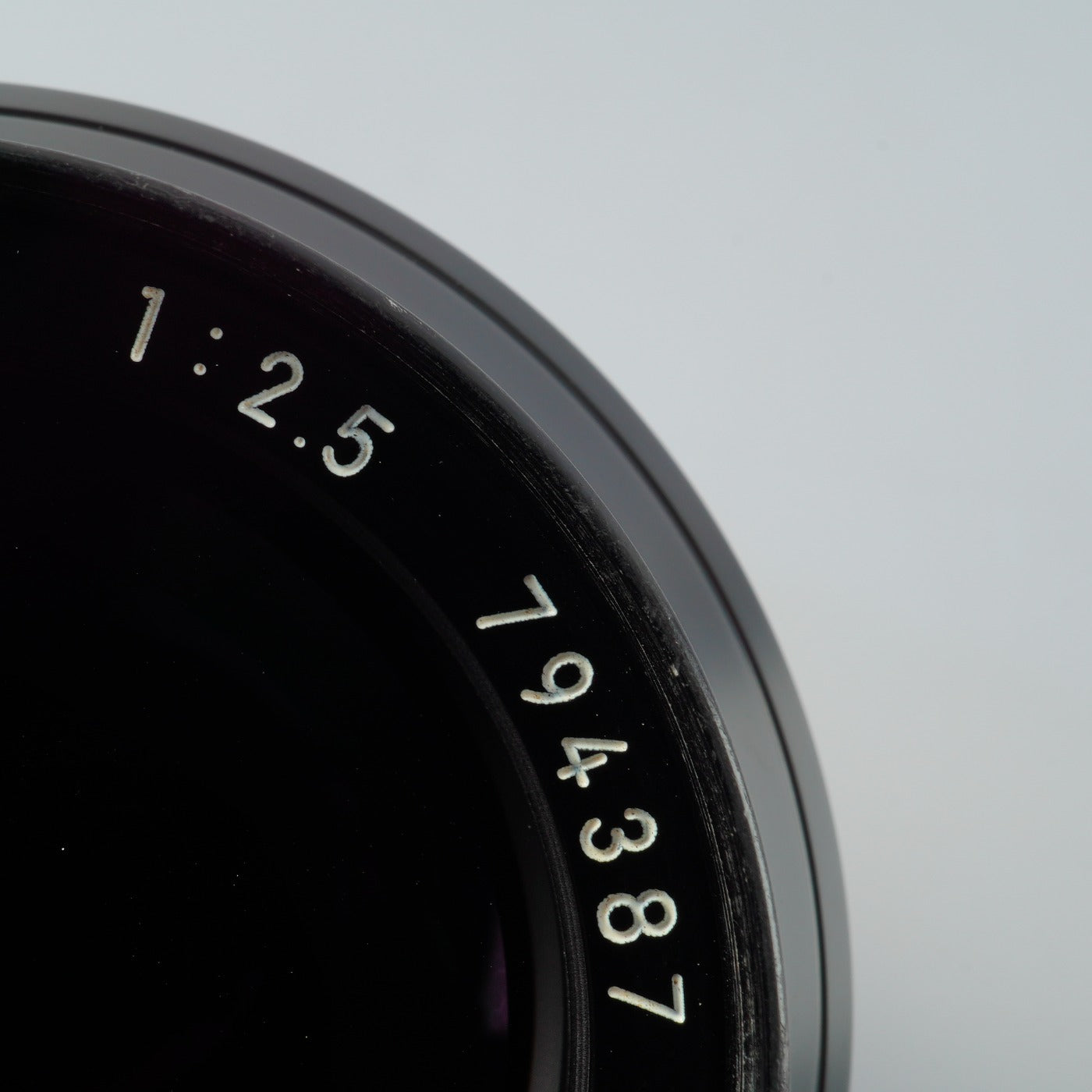 Nikon Ai NIKKOR 105mm F/2.5 単焦点レンズ