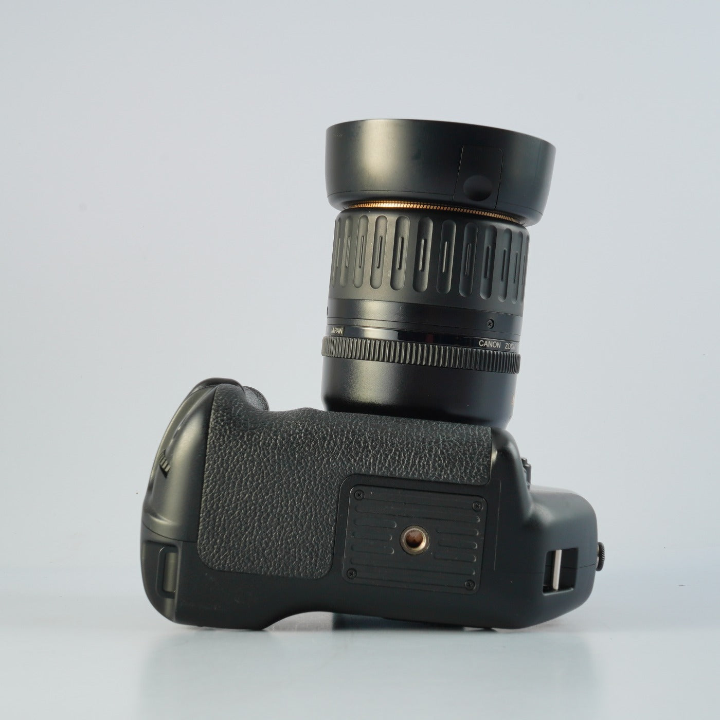 Canon EOS 5 QD + VG-10 + EF 35-135mm F/4-5.6 USM AF フィルム一眼レフカメラ